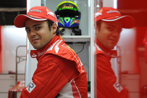 Felipe Massa mirando a la cámara