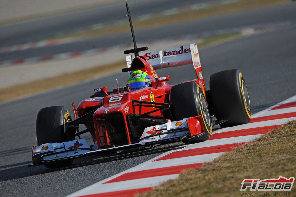 Felipe Massa recogiendo datos con su F2012
