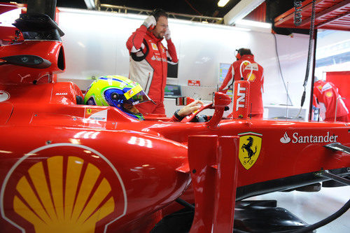 Felipe Massa en el 'cockpit' del F2012