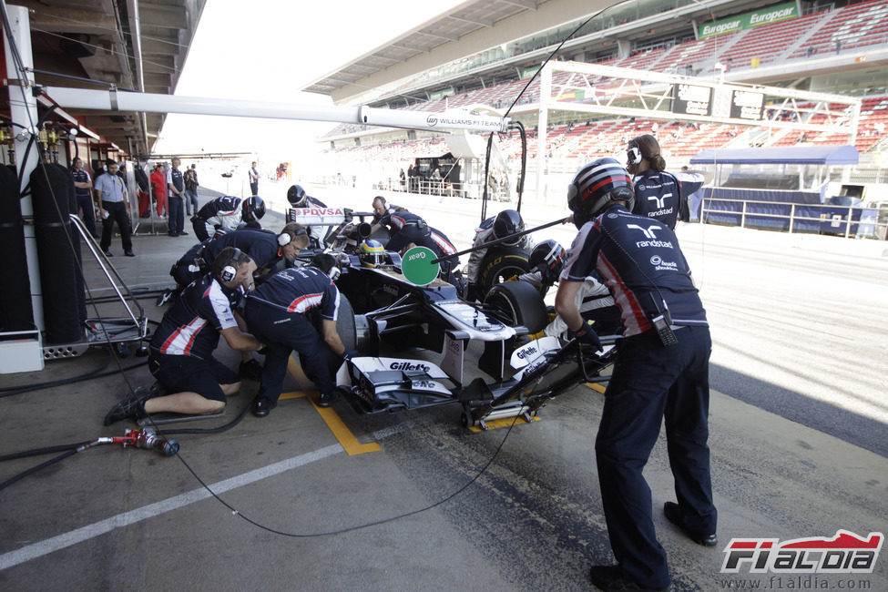 Bruno Senna realiza un 'pit stop'