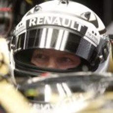 Primer plano de Kimi Räikkönen en el Lotus E20