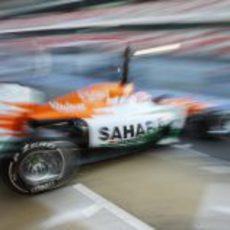 Paul di Resta abandona el 'box' de Force India