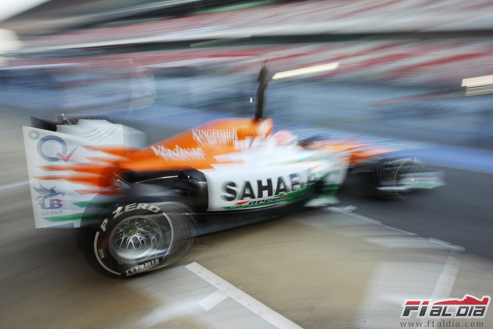 Paul di Resta abandona el 'box' de Force India