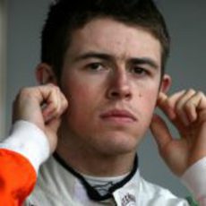 Paul di Resta se tapa los oídos