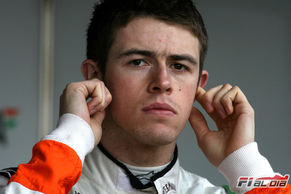 Paul di Resta se tapa los oídos