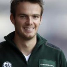 Giedo van der Garde sonriente durante los test de pretemporada en Barcelona