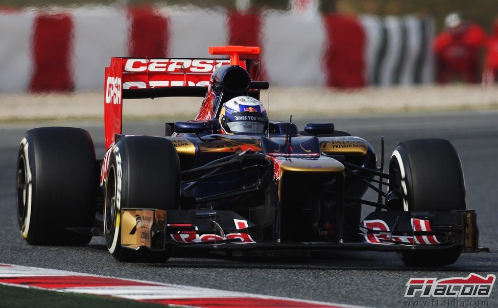 Daniel Ricciardo en los segundo test de Barcelona