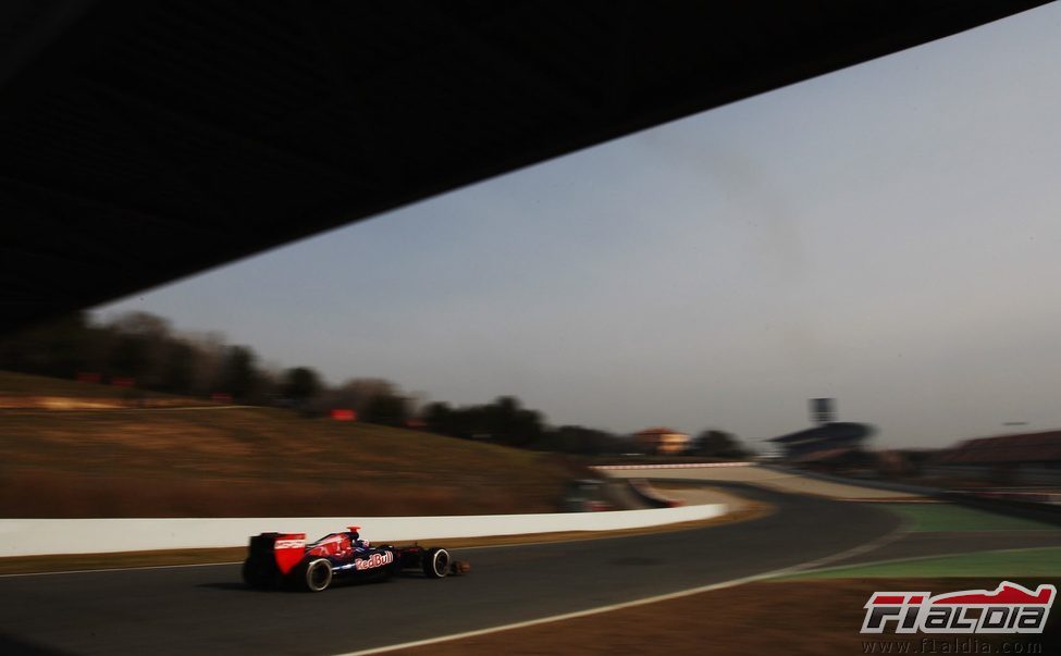 Ricciardo rueda en los test de Barcelona con el STR7