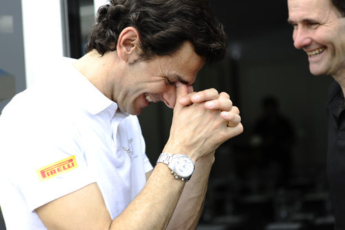 Pedro de la Rosa se parte de risa en el GP de Australia 2012