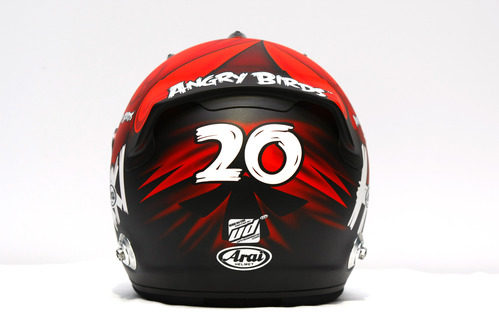 Nuevo casco de Heikki Kovalainen para 2012 (trasera)