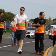 Di Resta pasea por el circuito de Albert Park