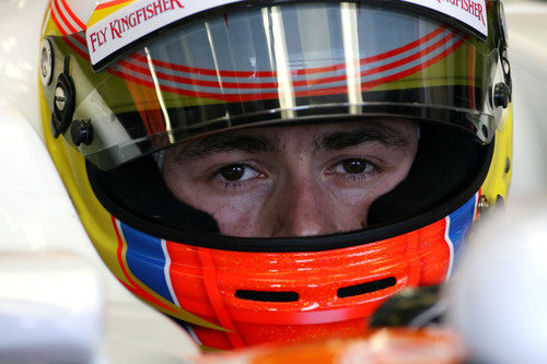 Paul di Resta en el cockpit de su VJM05