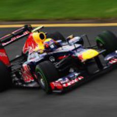 Mark Webber en el circuito de Albert Park con su RB8