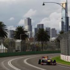 Mark Webber a bordo de su RB8 en Albert Park