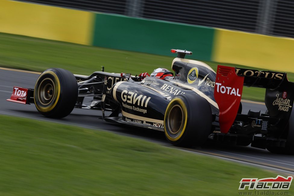 Kimi Räikkönen rueda sobre el trazado semiurbano de Albert Park