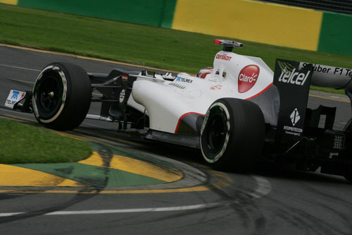 Kamui Kobayashi tomando la 'chicane'