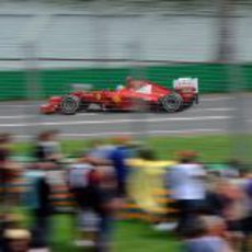 Fernando Alonso rueda en la clasificación del GP de Australia 2012