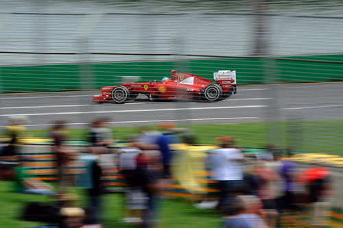 Fernando Alonso rueda en la clasificación del GP de Australia 2012