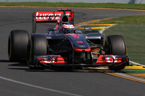 Jenson Button da una vuelta en el circuito de Albert Park