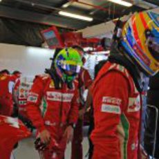 Fernando Alonso y Felipe Massa listos para la clasificación