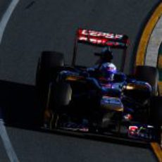 Daniel Ricciardo rueda con el Toro Rosso el sábado en el Gran Premio de Australia