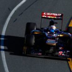 Jean-Eric Vergne rueda con el Toro Rosso en el Gran Premio de Australia