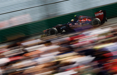 Jean-Eric Vergne rueda ante el público australiano en Albert Park