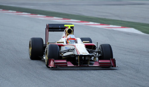 Karthikeyan en pista con el F112