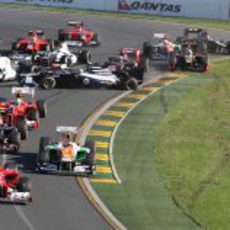 Accidente en la salida del GP de Australia 2012