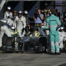 Cambio de neumáticos para Nico Rosberg en el GP de Australia 2012