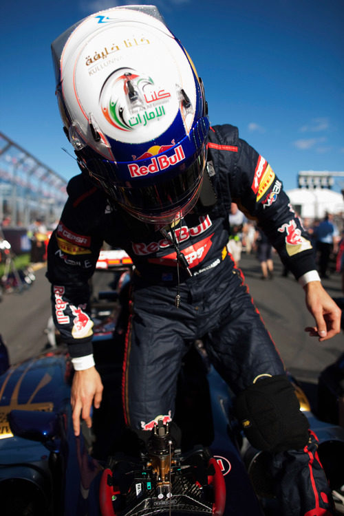 Daniel Ricciardo se sube al STR7