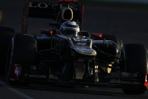 Räikkönen rueda con el E20 sobre el trazado de Albert Park