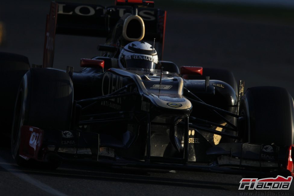 Räikkönen rueda con el E20 sobre el trazado de Albert Park