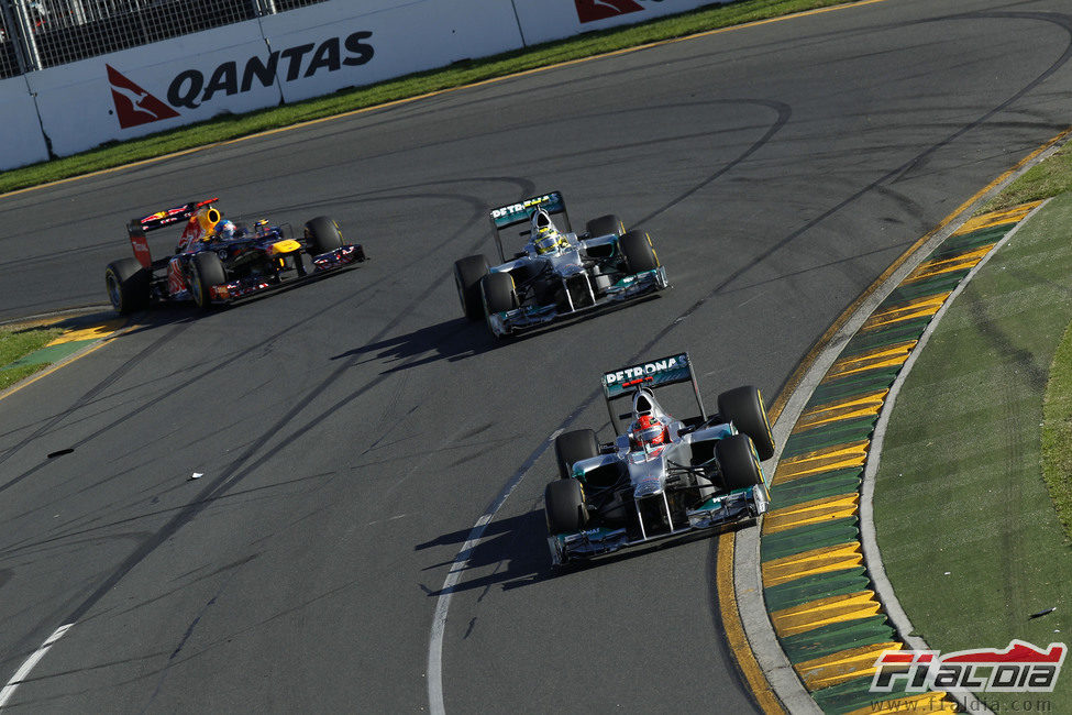 Los Mercedes realizaron una gran salida en Albert Park