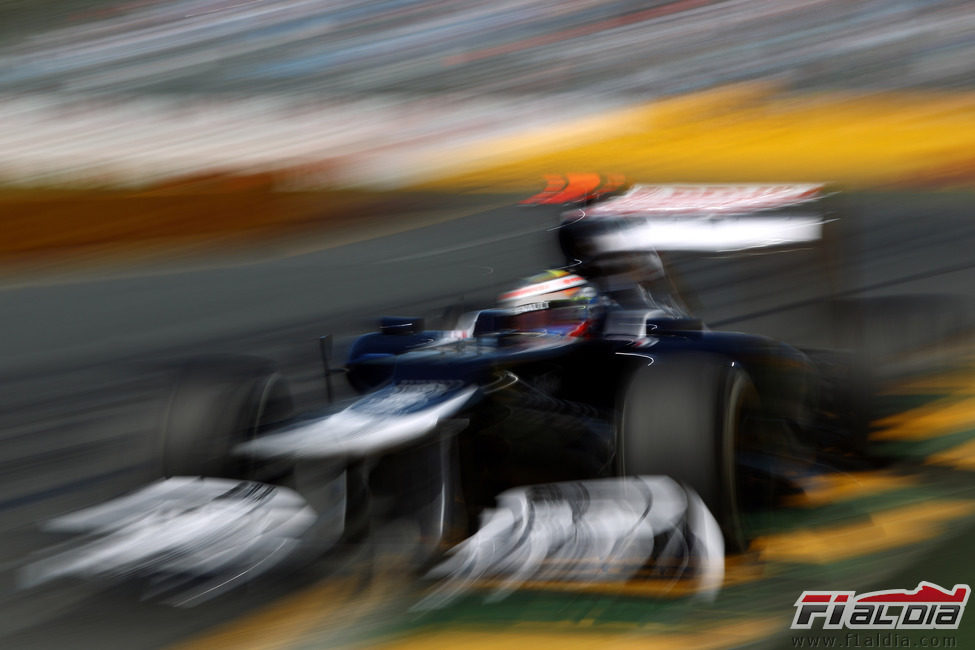 Pastor Maldonado a toda velocidad en Albert Park