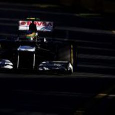 Bruno Senna entre la sombra de los árboles de Albert Park