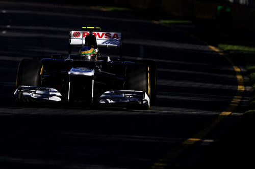 Bruno Senna entre la sombra de los árboles de Albert Park