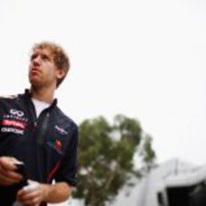 Sebastian Vettel llega al circuito de Sepang