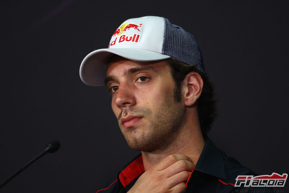 Jean-Eric Vergne en la rueda de prensa de la FIA en Malasia