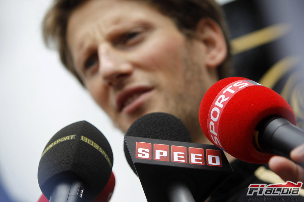Romain Grosjean habla para BBC, Speed y Sky Sports en Malasia