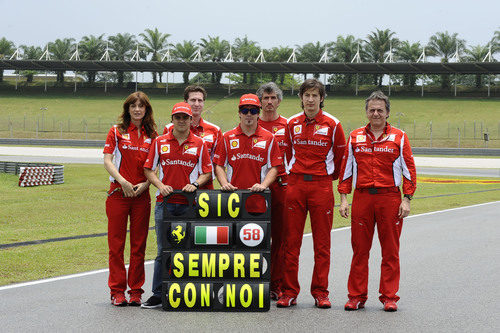 Ferrari recuerda a Marco Simoncelli en Malasia