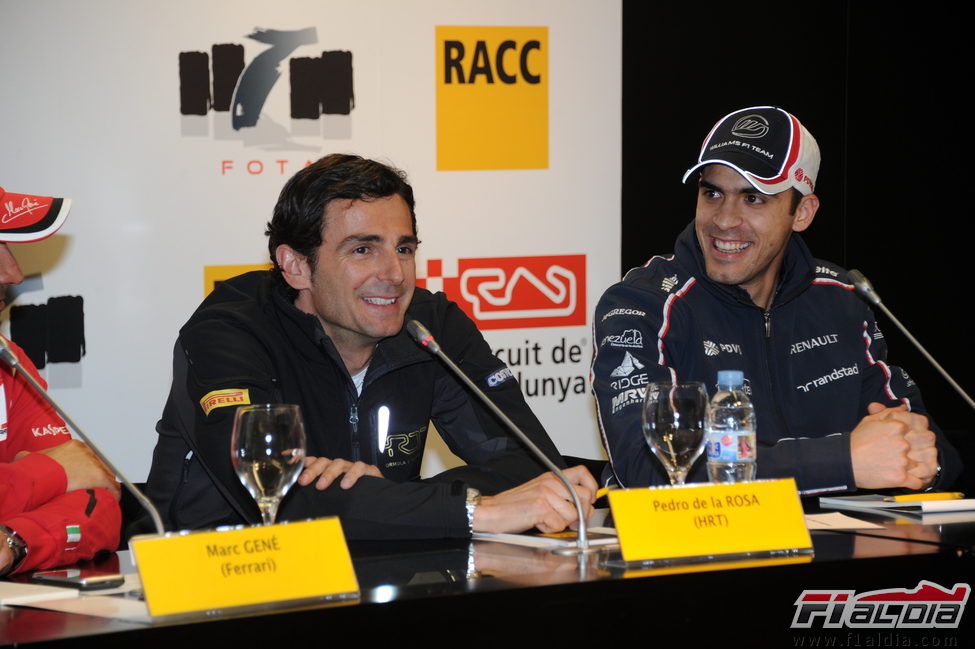 Pastor Maldonado y Pedro de la Rosa en el Fota fans forum