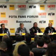 Jefes de equipo durante el Fota Fans Forum