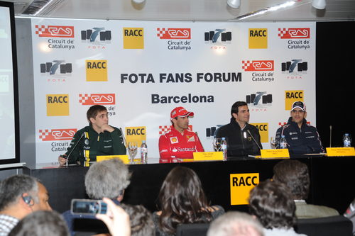 Petrov, De la Rosa, Maldonado y Gené durante la conferencia