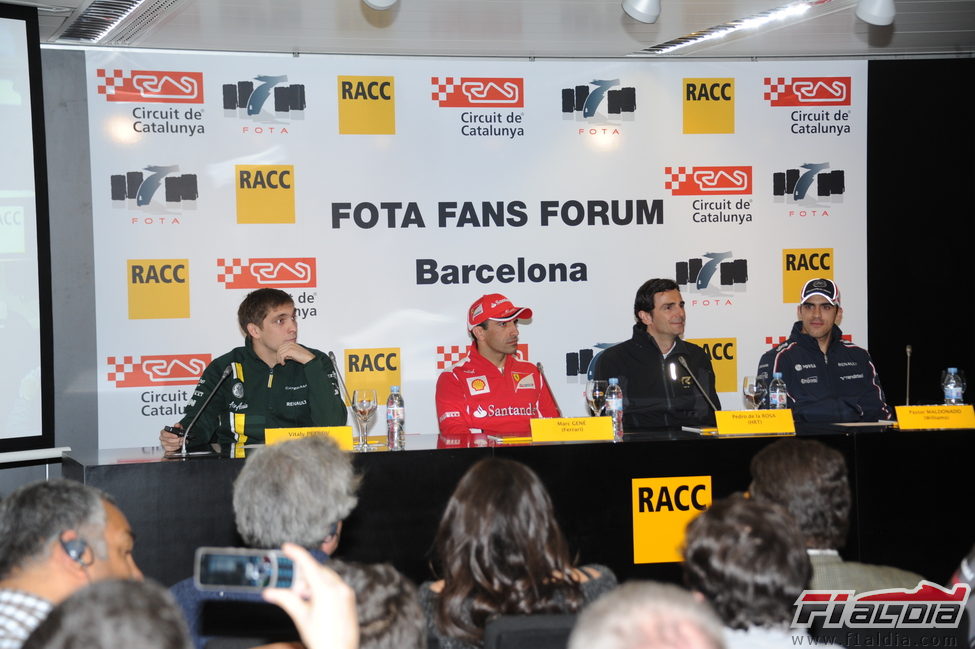 Petrov, De la Rosa, Maldonado y Gené durante la conferencia