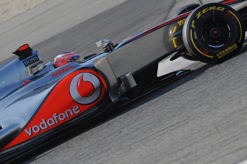 Jenson Button rueda en Barcelona