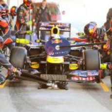 Red Bull practica un pit-stop con las nuevas Pirelli