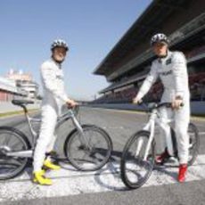 Los pilotos de Mercedes dispuestos a recorrer Montmeló en bicicleta