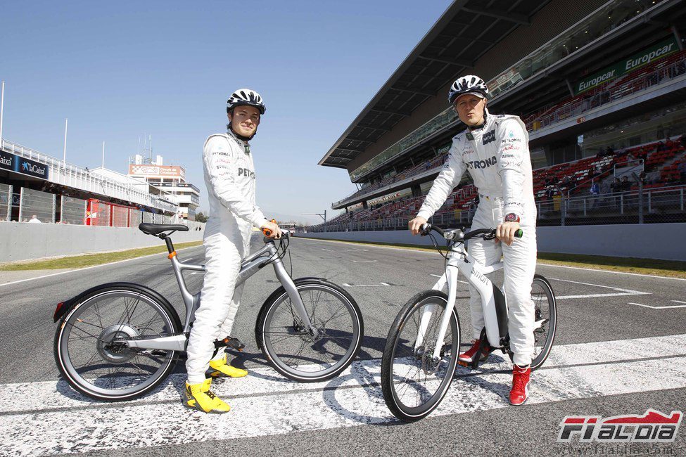Los pilotos de Mercedes dispuestos a recorrer Montmeló en bicicleta