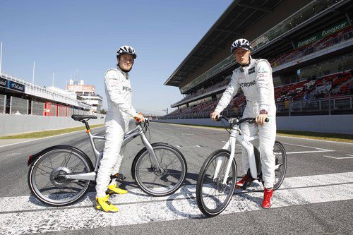 Los pilotos de Mercedes dispuestos a recorrer Montmeló en bicicleta